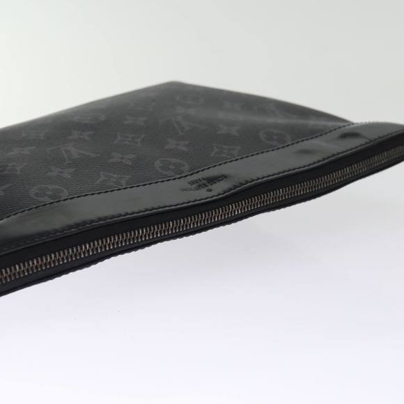 LOUIS VUITTON Discovery Clutch Bag - Picture 12 of 16